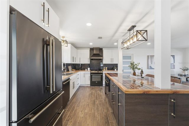 203 PARKWOOD LANE, Edgewater, FL 32132