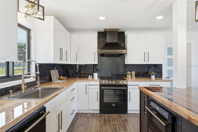 203 PARKWOOD LANE, Edgewater, FL 32132