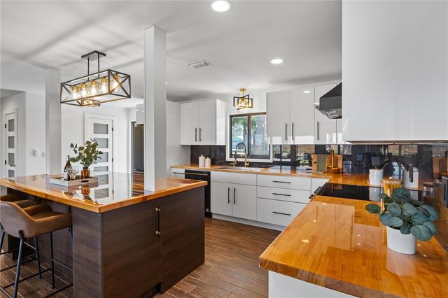 203 PARKWOOD LANE, Edgewater, FL 32132