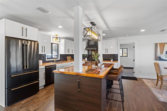 203 PARKWOOD LANE, Edgewater, FL 32132