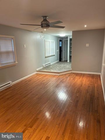 1 VICTORY AVE #8, Pennsville, NJ 08070