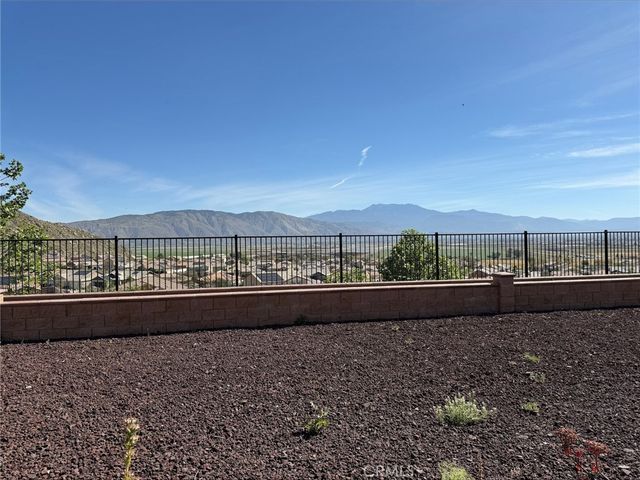 553 Chalakat Court, San Jacinto, CA 92582