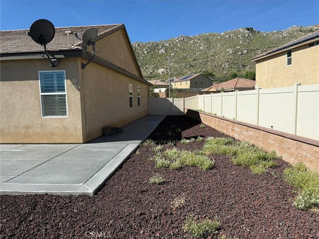 553 Chalakat Court, San Jacinto, CA 92582