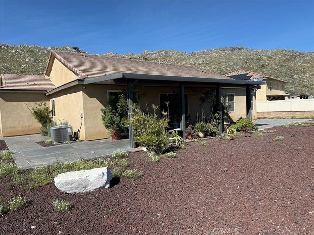 553 Chalakat Court, San Jacinto, CA 92582