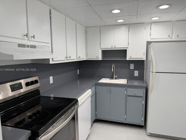 100 Bayview Drive 412, Sunny Isles Beach, FL 33160