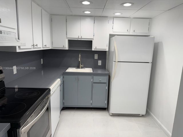 100 Bayview Drive 412, Sunny Isles Beach, FL 33160