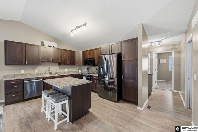 925 Scotts Creek Court, Hickman, NE 68372