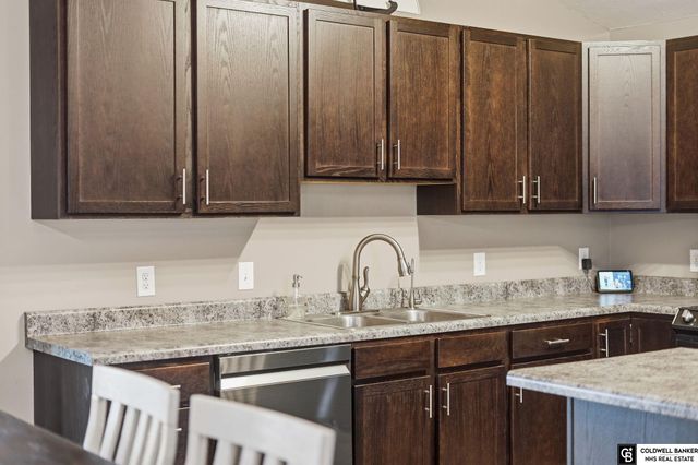 925 Scotts Creek Court, Hickman, NE 68372