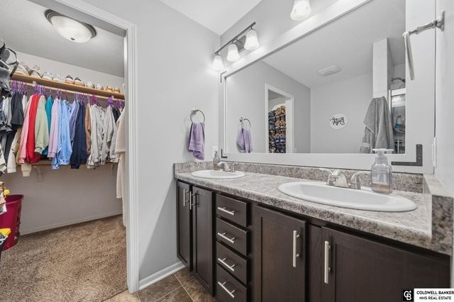 925 Scotts Creek Court, Hickman, NE 68372