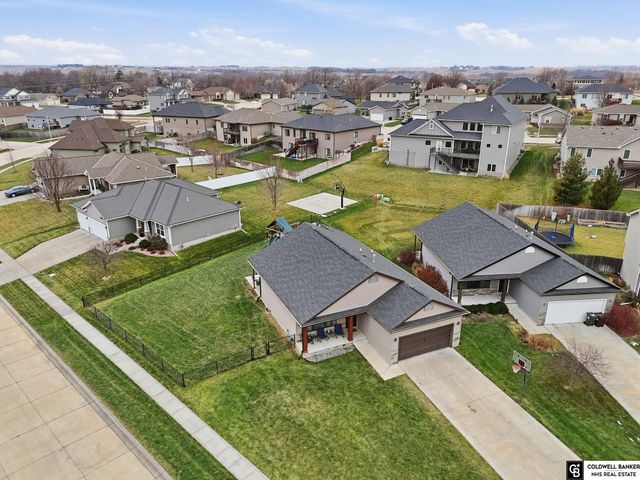 925 Scotts Creek Court, Hickman, NE 68372