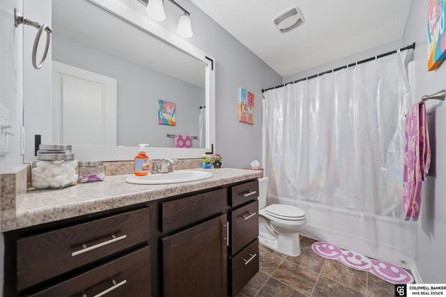 925 Scotts Creek Court, Hickman, NE 68372