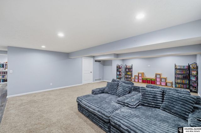 925 Scotts Creek Court, Hickman, NE 68372