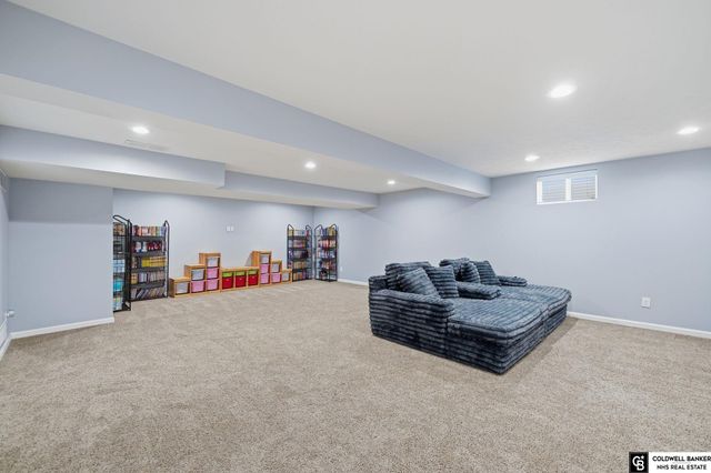 925 Scotts Creek Court, Hickman, NE 68372