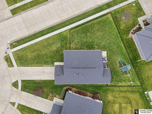 925 Scotts Creek Court, Hickman, NE 68372