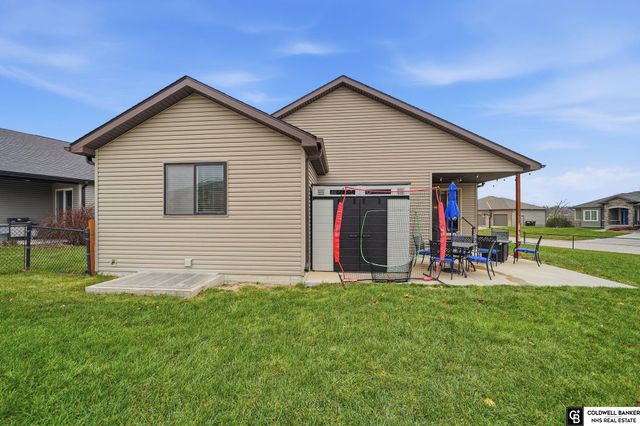 925 Scotts Creek Court, Hickman, NE 68372