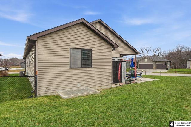 925 Scotts Creek Court, Hickman, NE 68372