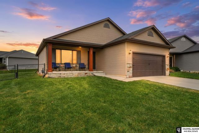 925 Scotts Creek Court, Hickman, NE 68372