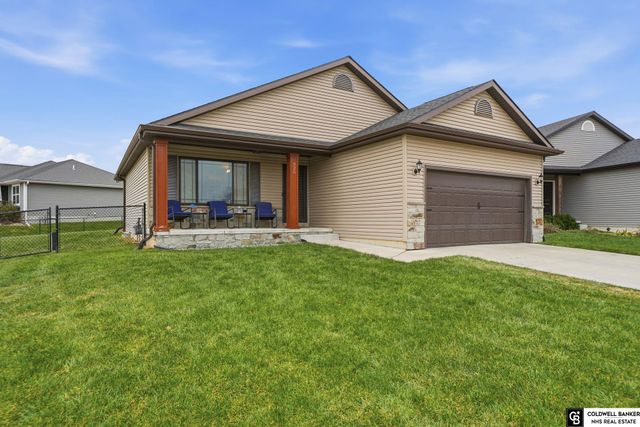 925 Scotts Creek Court, Hickman, NE 68372