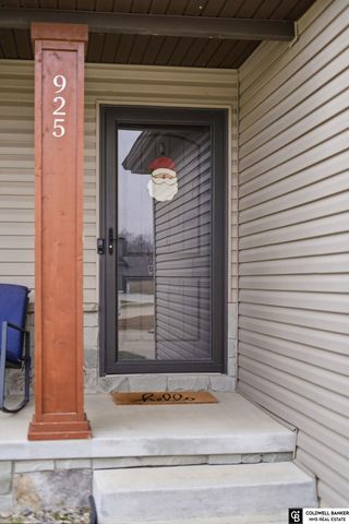 925 Scotts Creek Court, Hickman, NE 68372