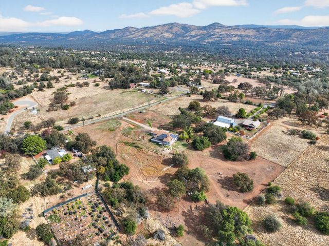 35 Blazeford Gulch, Oroville, CA 95966