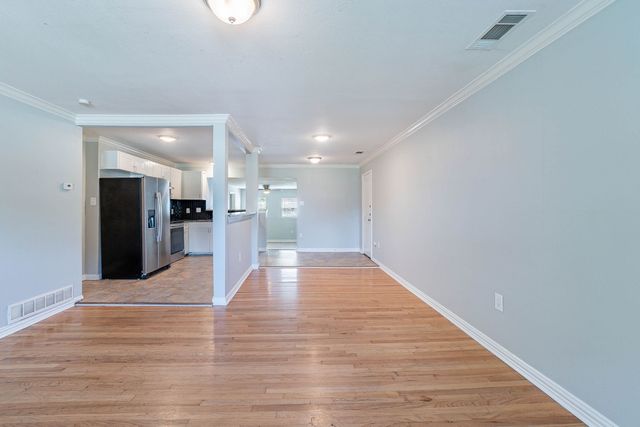 10033 Casa Oaks Drive, Dallas, TX 75228