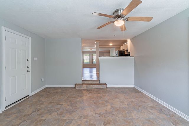 10033 Casa Oaks Drive, Dallas, TX 75228