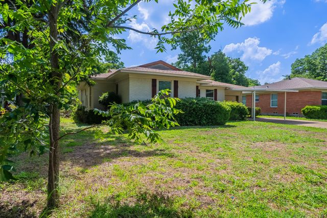 10033 Casa Oaks Drive, Dallas, TX 75228