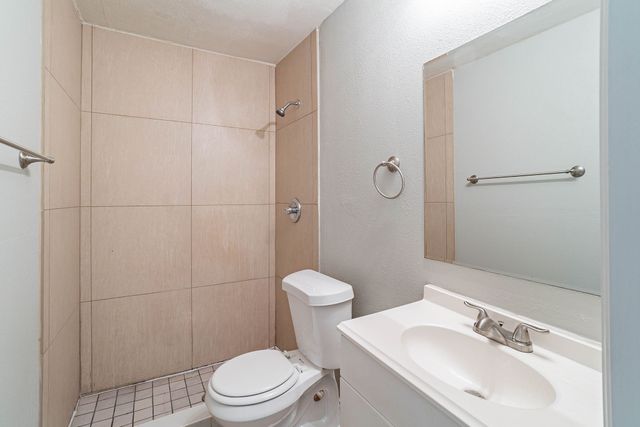 10033 Casa Oaks Drive, Dallas, TX 75228