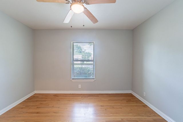 10033 Casa Oaks Drive, Dallas, TX 75228