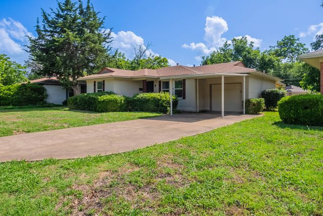 10033 Casa Oaks Drive, Dallas, TX 75228