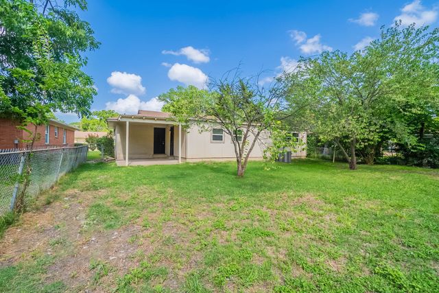 10033 Casa Oaks Drive, Dallas, TX 75228