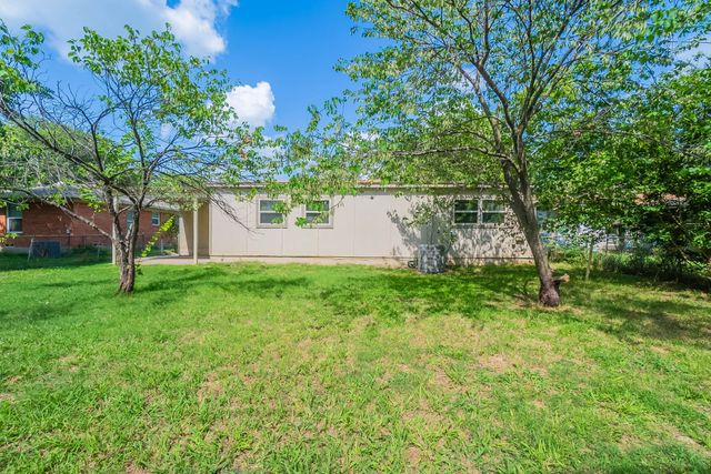 10033 Casa Oaks Drive, Dallas, TX 75228