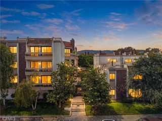 17150 Burbank 23, Encino, CA 91316