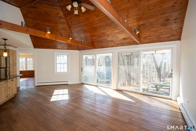 10 Cove Hill Road, Essex, CT 06426