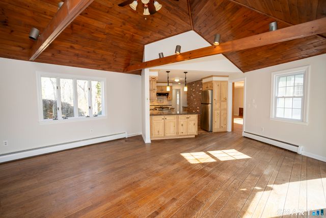 10 Cove Hill Road, Essex, CT 06426