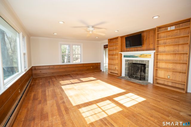 10 Cove Hill Road, Essex, CT 06426