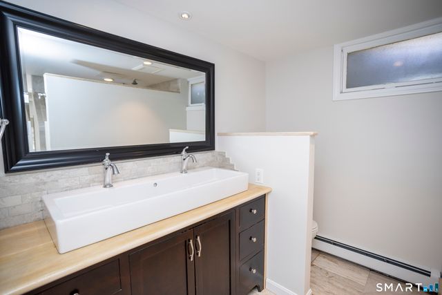 10 Cove Hill Road, Essex, CT 06426