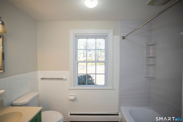 10 Cove Hill Road, Essex, CT 06426