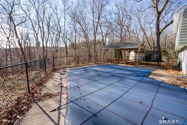 10 Cove Hill Road, Essex, CT 06426