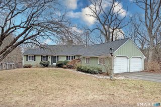 10 Cove Hill Road, Essex, CT 06426