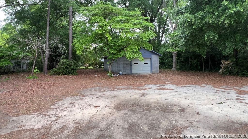 212 Peachtree Street, Red Springs, NC 28377 — photo 11