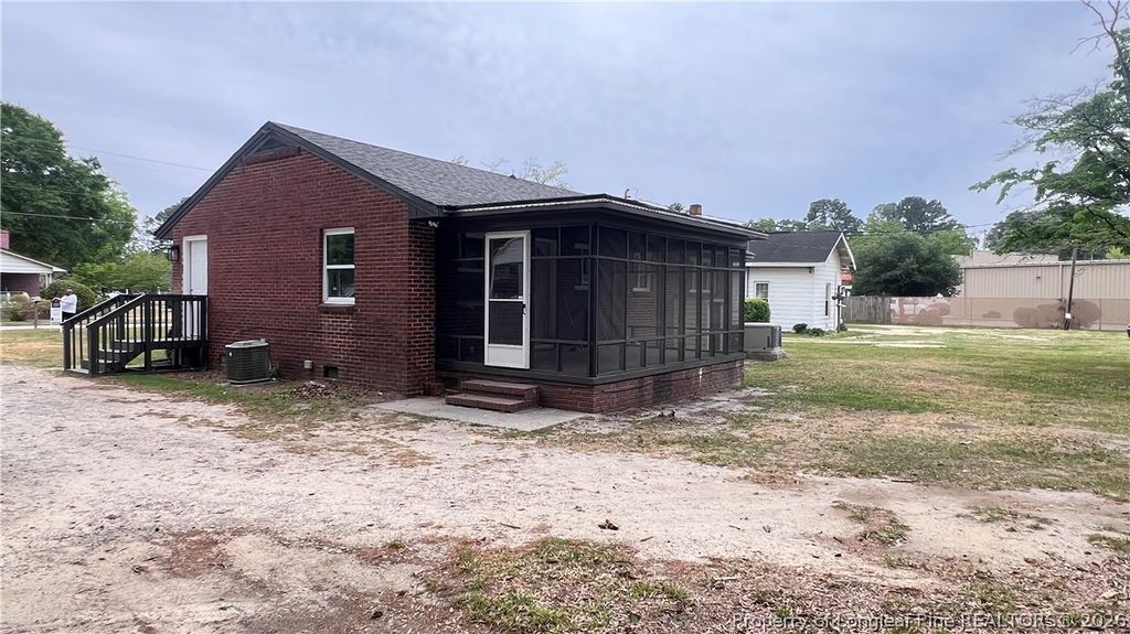 212 Peachtree Street, Red Springs, NC 28377 — photo 12