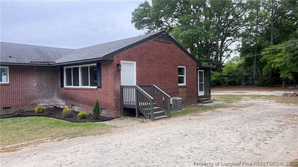 212 Peachtree Street, Red Springs, NC 28377 — photo 15