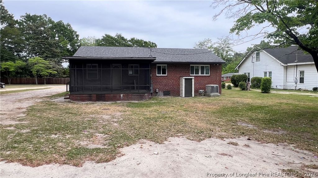212 Peachtree Street, Red Springs, NC 28377 — photo 18