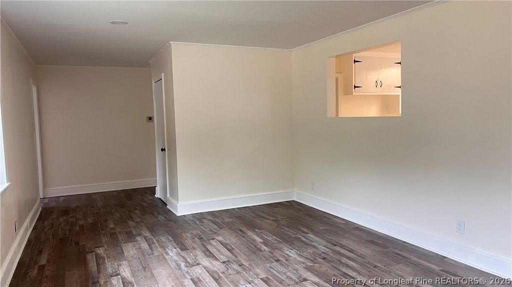 212 Peachtree Street, Red Springs, NC 28377 — photo 2