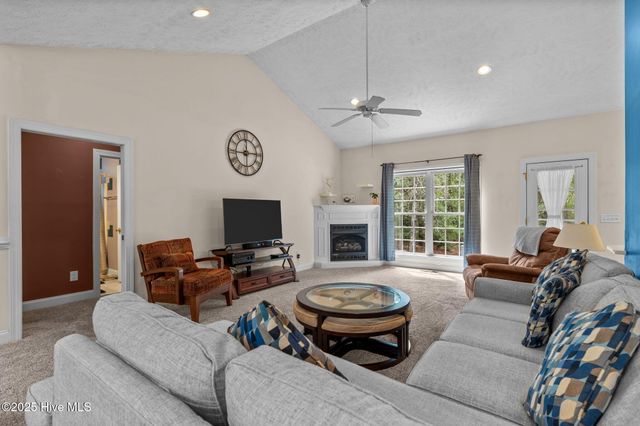 143 Longleaf Drive, West End, NC 27376