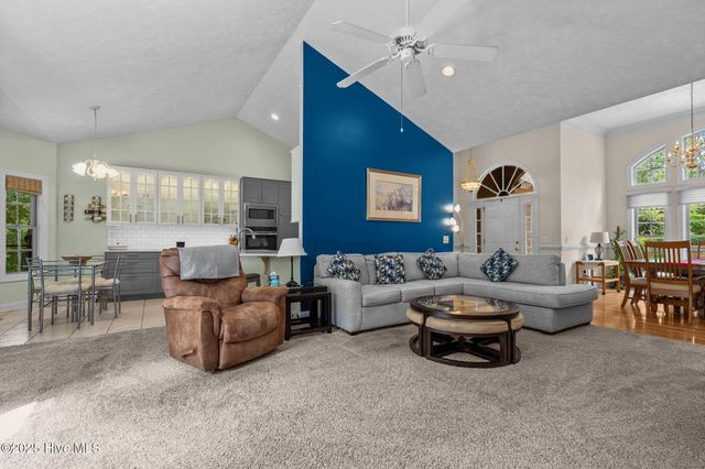 143 Longleaf Drive, West End, NC 27376