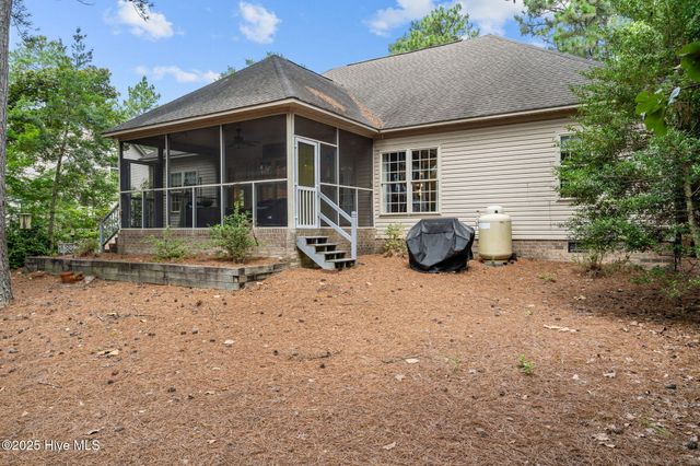 143 Longleaf Drive, West End, NC 27376