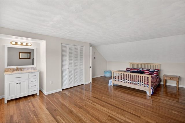 36 Pursel Dr, Chatham, MA 02650