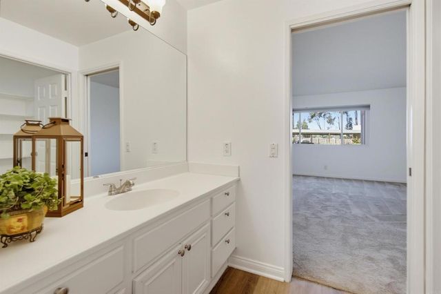 11835 Caminito Ronaldo 114, San Diego, CA 92128